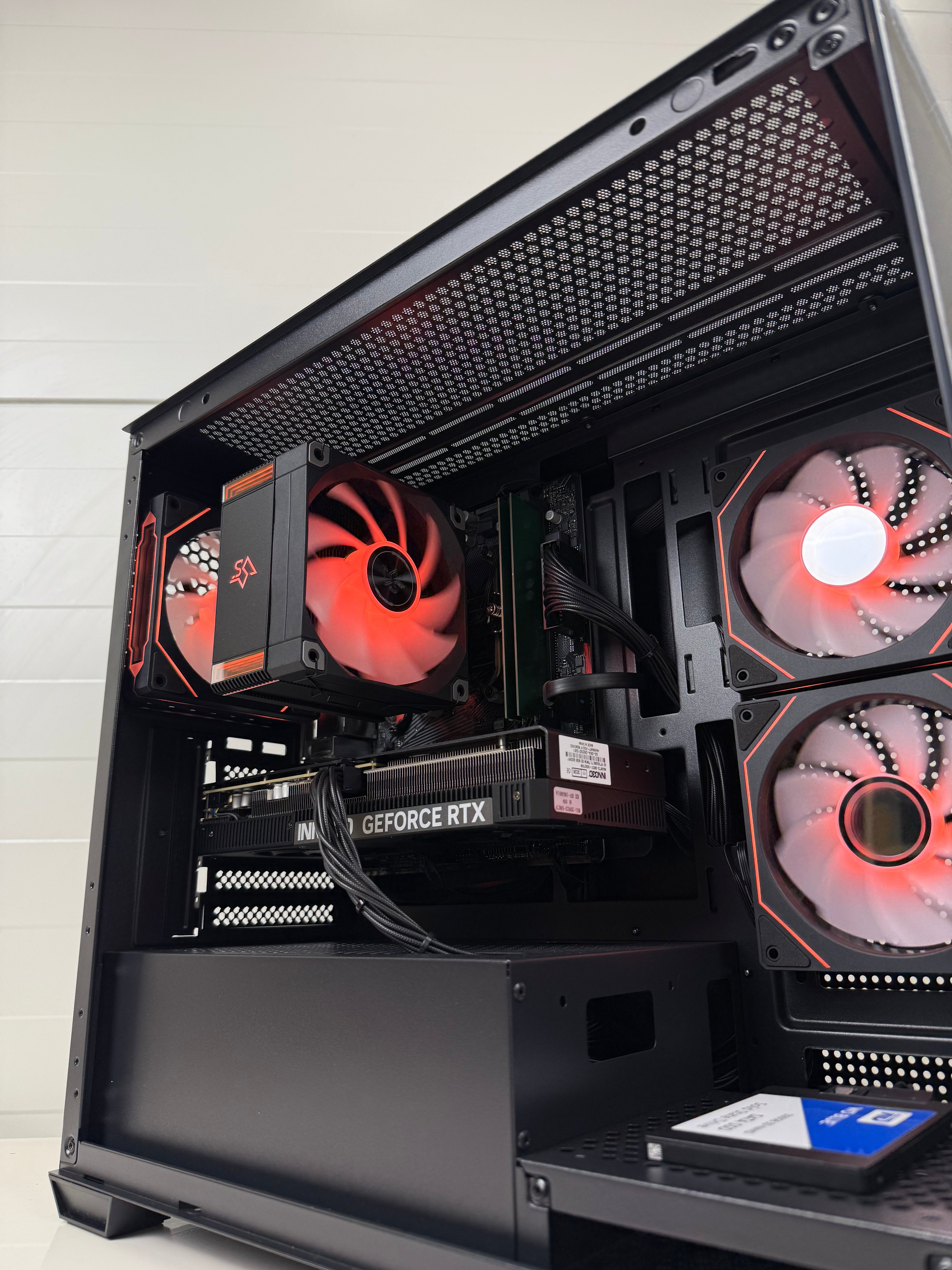 Rtx 5060ti Ryzen 5 16gb RAM Naujas Kompiuteris!