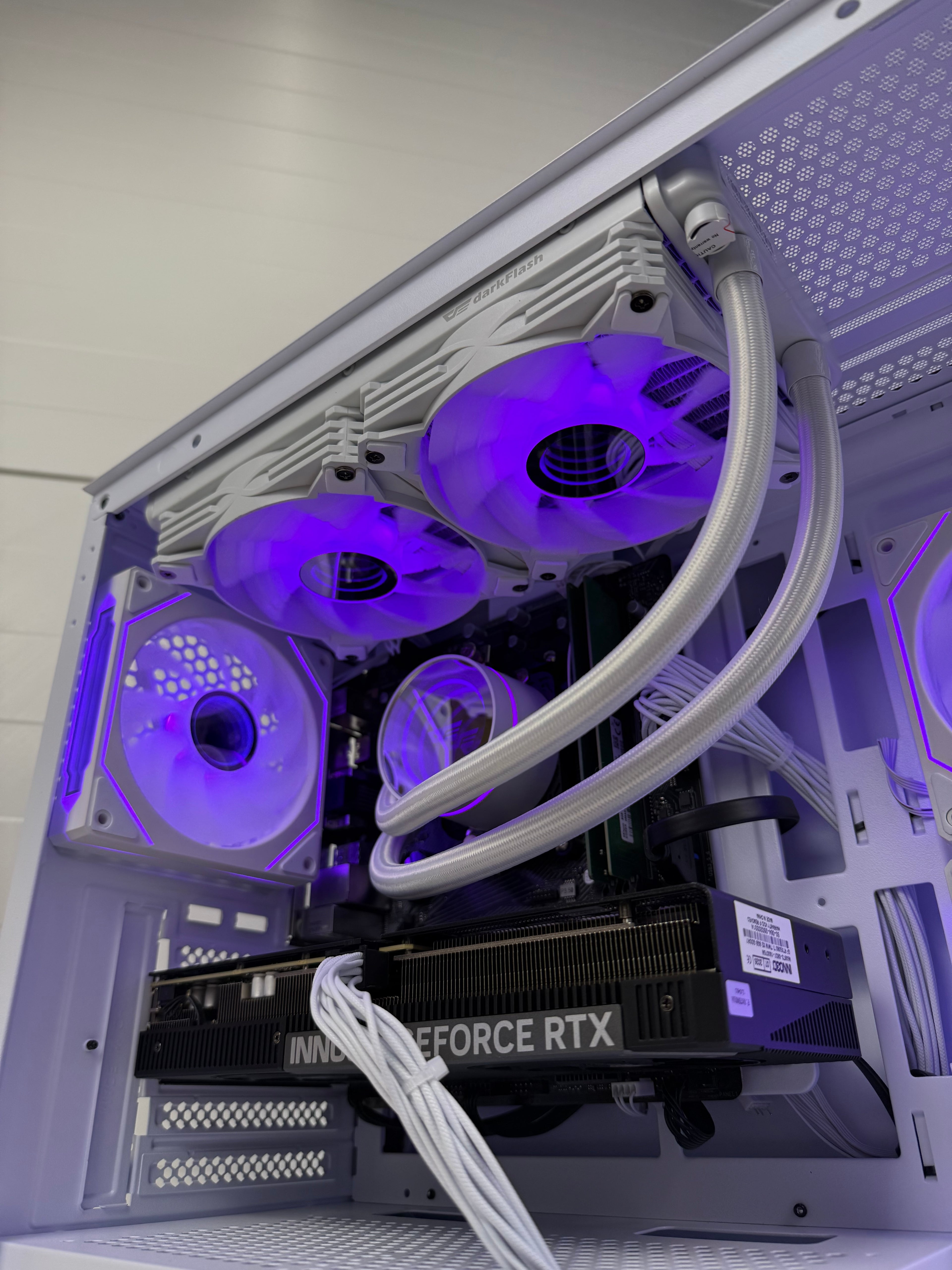 Rtx 5060ti Ryzen 5 16gb RAM Naujas Kompiuteris!