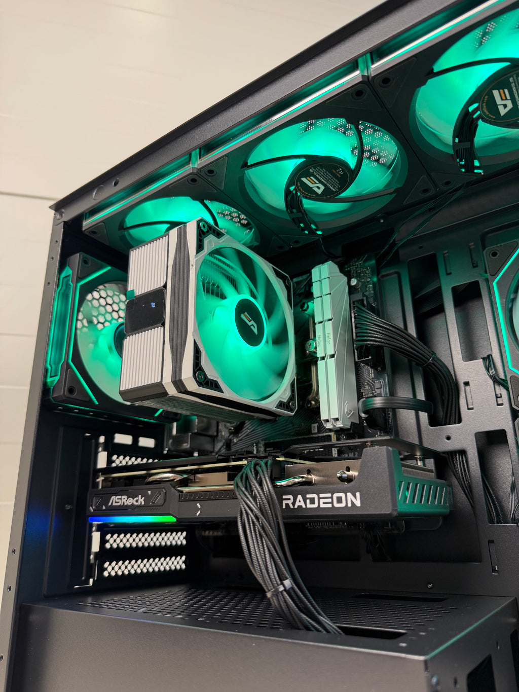 Naujas Stacionarus Kompiuteris 9060xt 16gb Ryzen 7