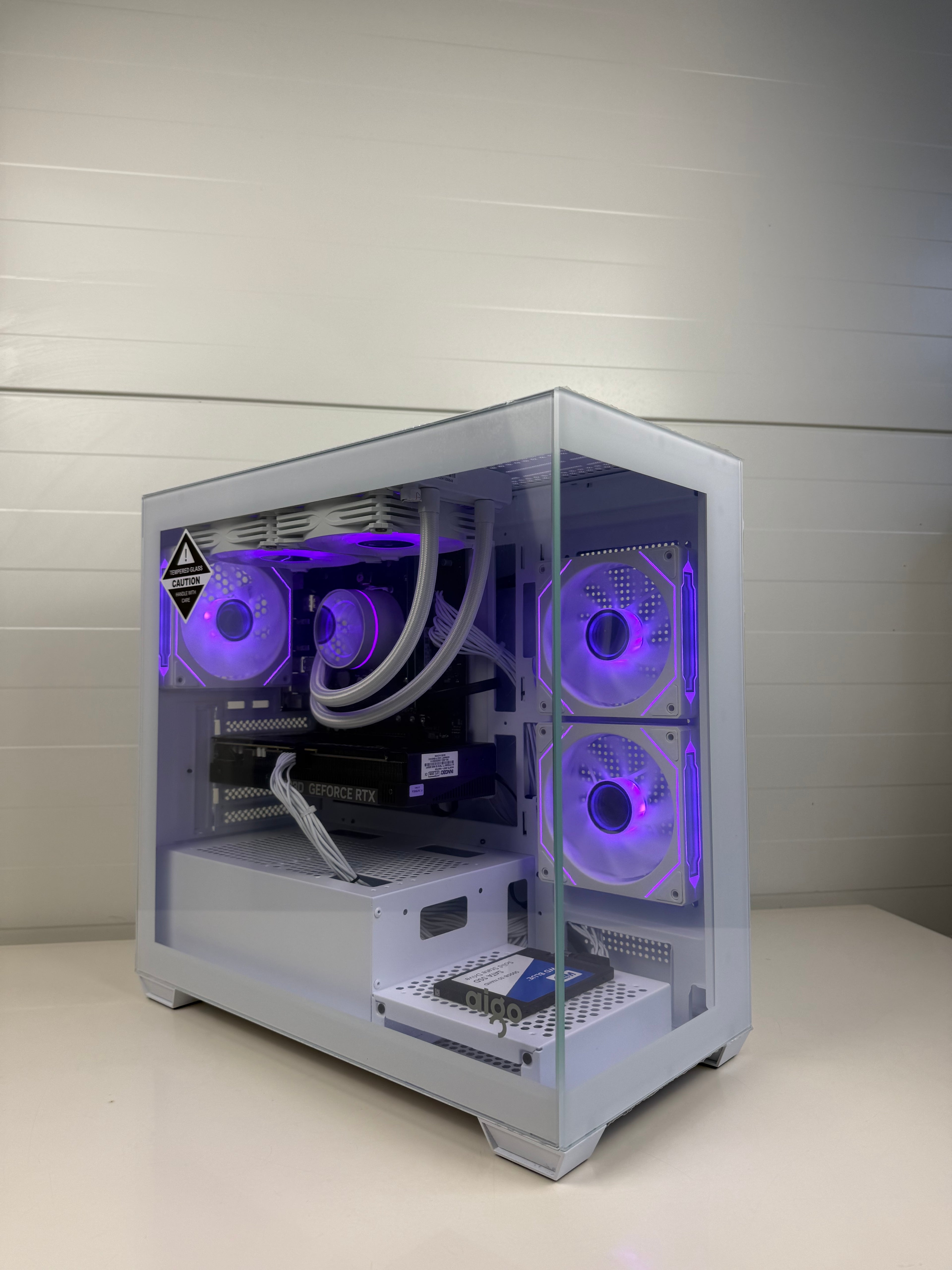 Rtx 5060ti Ryzen 5 16gb RAM Naujas Kompiuteris!